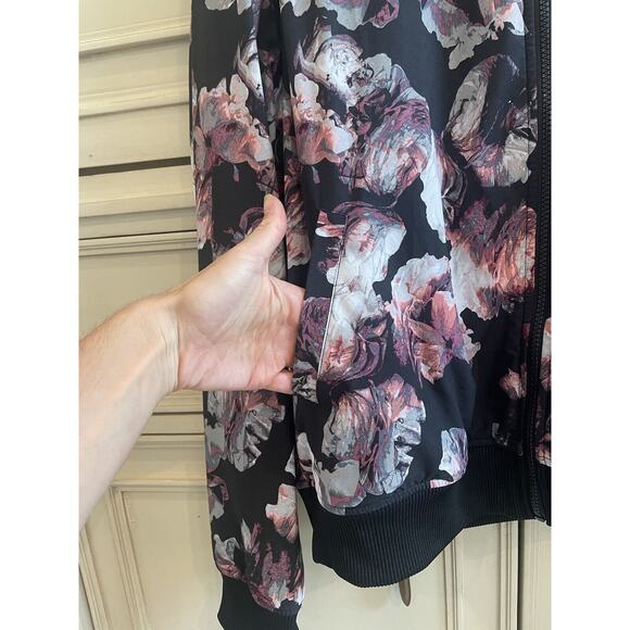 Victoria's Secret Sport Black With Pink Flowers Full‎ Zip Varsity Jacket Large - Picture 3 of 6